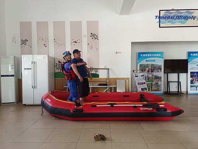 444444国产海工攜手濱海藍天救援隊開(kāi)展CPR心肺複蘇和基礎繩結實地培(péi)訓活動 444444国产海工攜手濱海藍天救援隊開展CPR心肺複蘇(sū)和基礎繩結實地培訓活動(dòng)