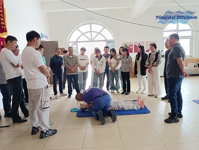 444444国产海工攜手濱海藍天救援隊開展CPR心肺複蘇(sū)和基(jī)礎繩結實地(dì)培訓活動 444444国产海工攜手濱海藍天救援隊開展CPR心肺複蘇和基礎繩結實地培訓活動